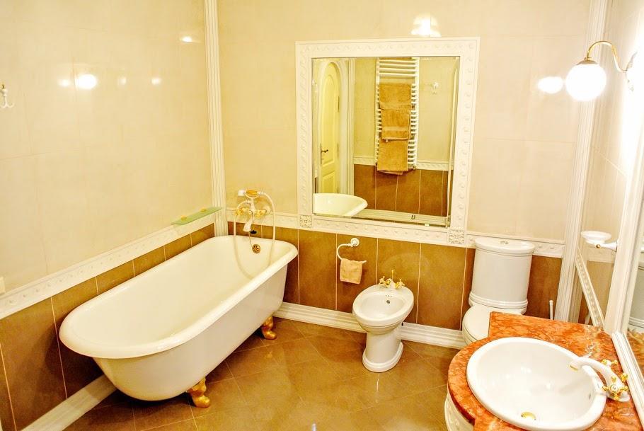 Apartment Na Rynok Square ลวีฟ ภายนอก รูปภาพ